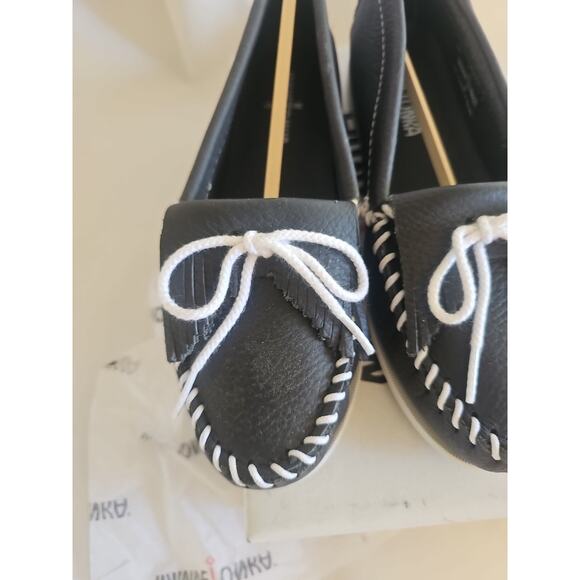 Minnetonka, Women's MOCCASINS, Navy 209 Size 8 - Picture 3 of 10